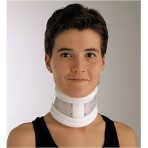 Collar rígido de polietilento estandar